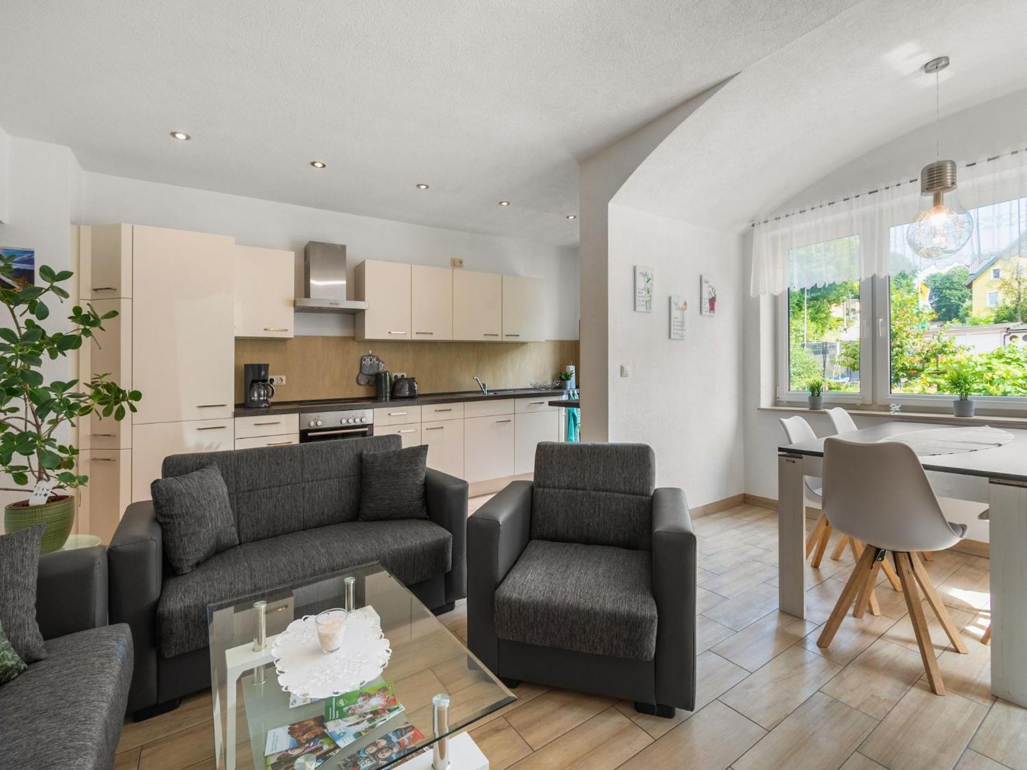 Modern Apartment In Sebnitz With A Terrace In Sebnitz Esterno foto